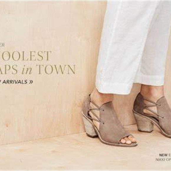Eileen Fisher -Open toe leather shooties - Picture 2 of 2